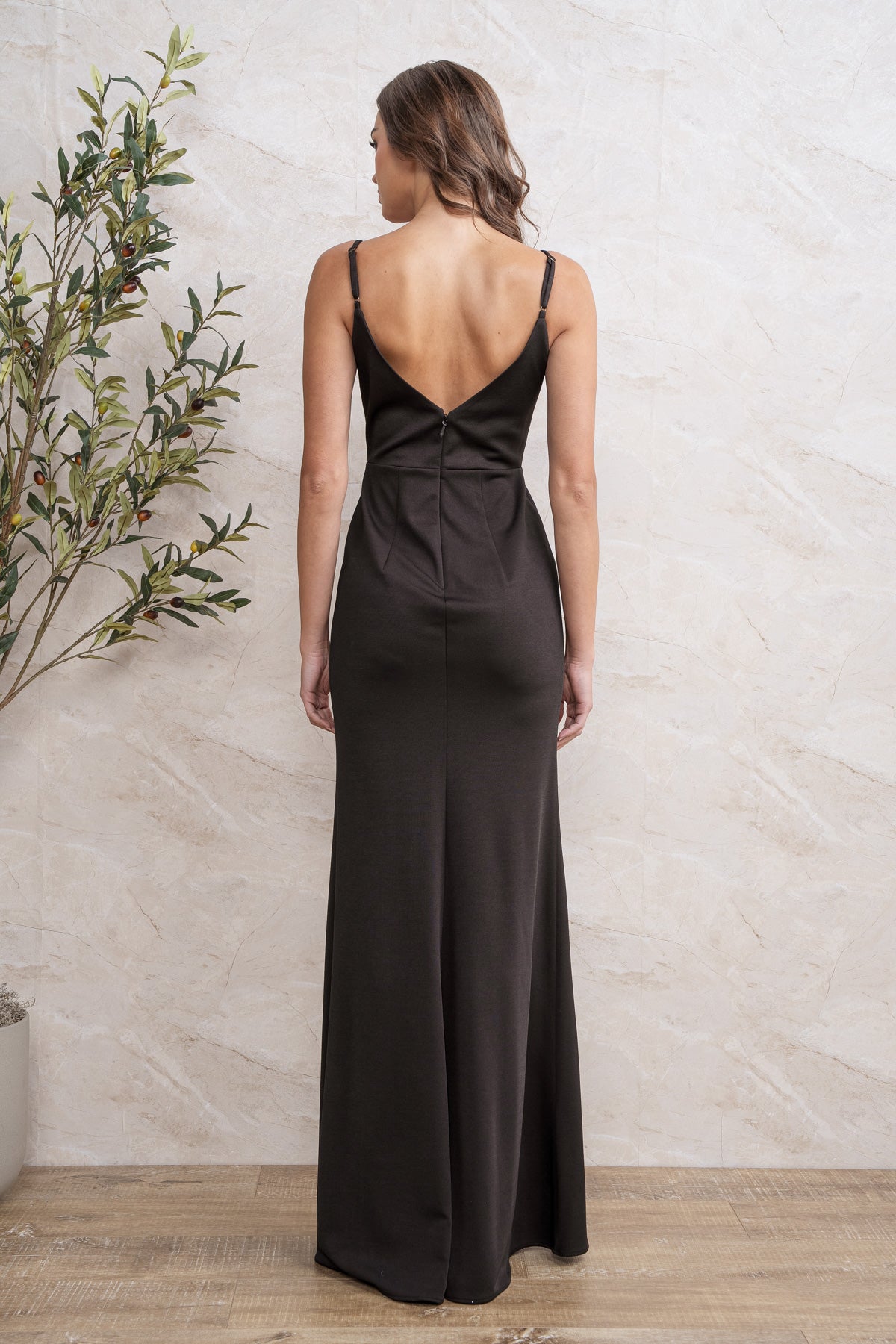 JERSEY MAXI WITH JEWELED CUT OUT I BLACK